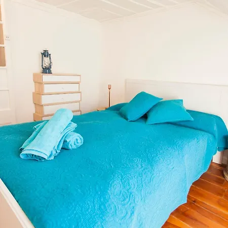 Апартаменты Bairro Alto Living 2bdr Duplex By Lovelystay *
