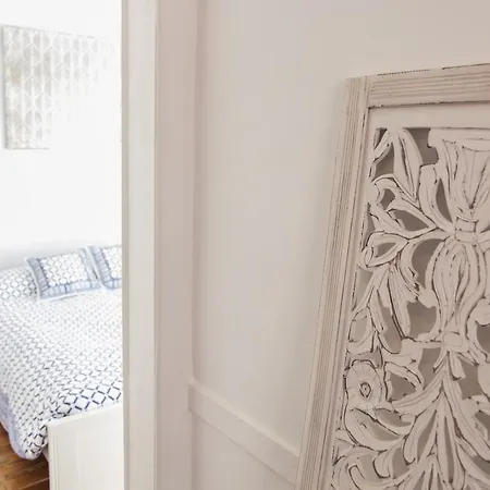 Lovelystay - Cosy Bairro Alto Duplex דירה *