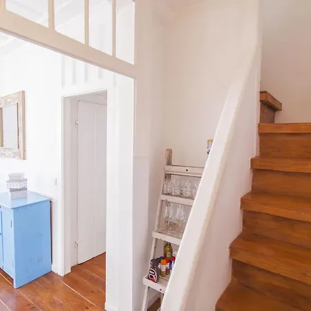 דירה Lovelystay - Cosy Bairro Alto Duplex *