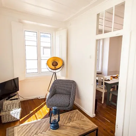 Lovelystay - Cosy Bairro Alto Duplex