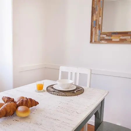 Lovelystay - Cosy Bairro Alto Duplex *